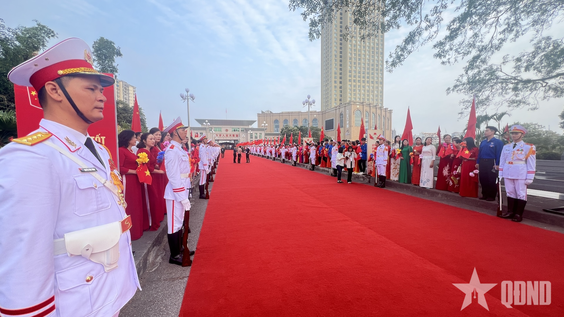 Bắt đầu các hoạt động Giao lưu hữu nghị quốc phòng biên giới Việt Nam - Trung Quốc lần thứ 10