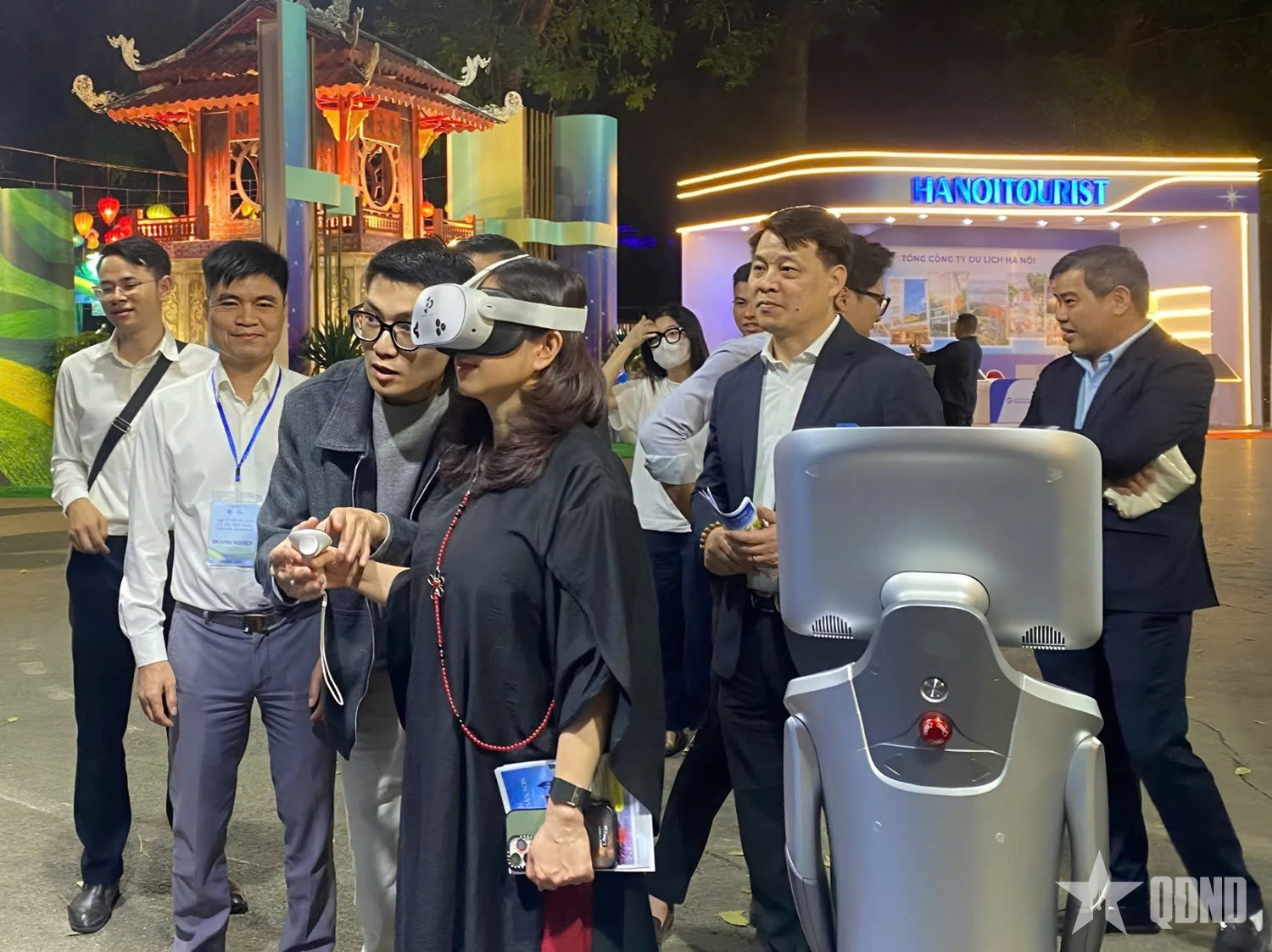 Hà Nội tiếp cận khách du lịch bằng công nghệ số