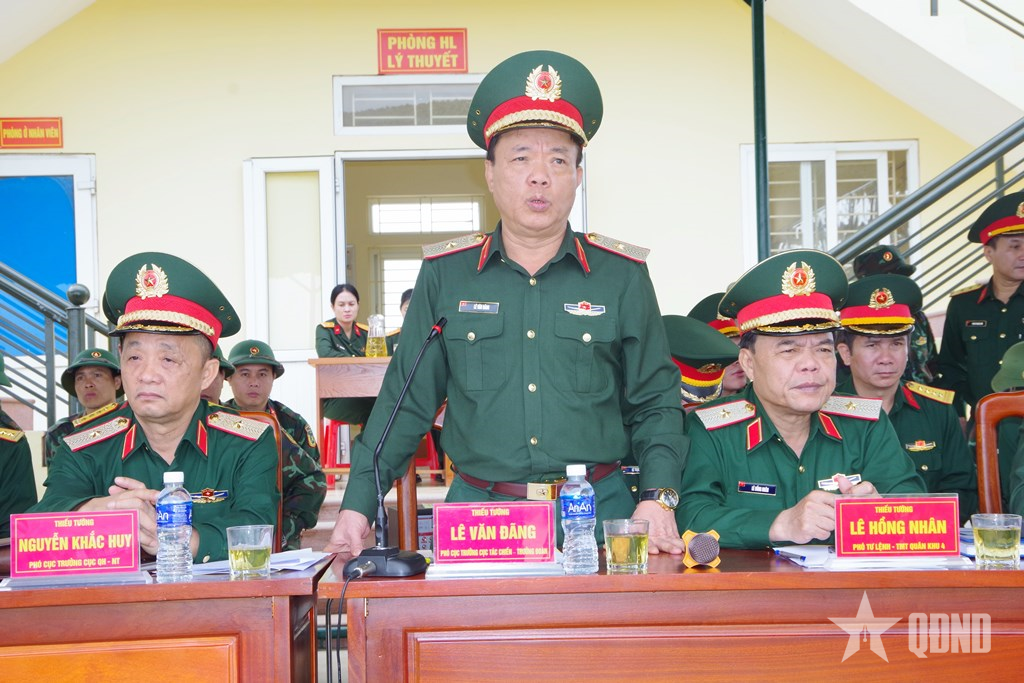 Bộ Tổng Tham mưu khảo sát khu vực thực binh trong diễn tập phòng thủ khu vực tỉnh Nghệ An