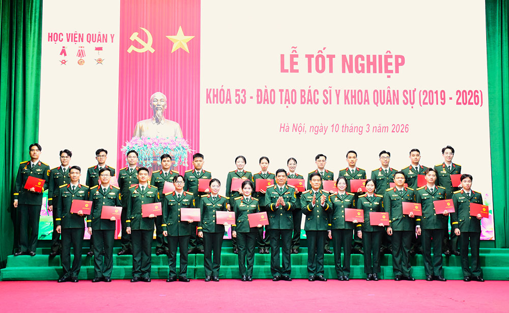 Tiến về phía trước với nhiều khát vọng lớn lao