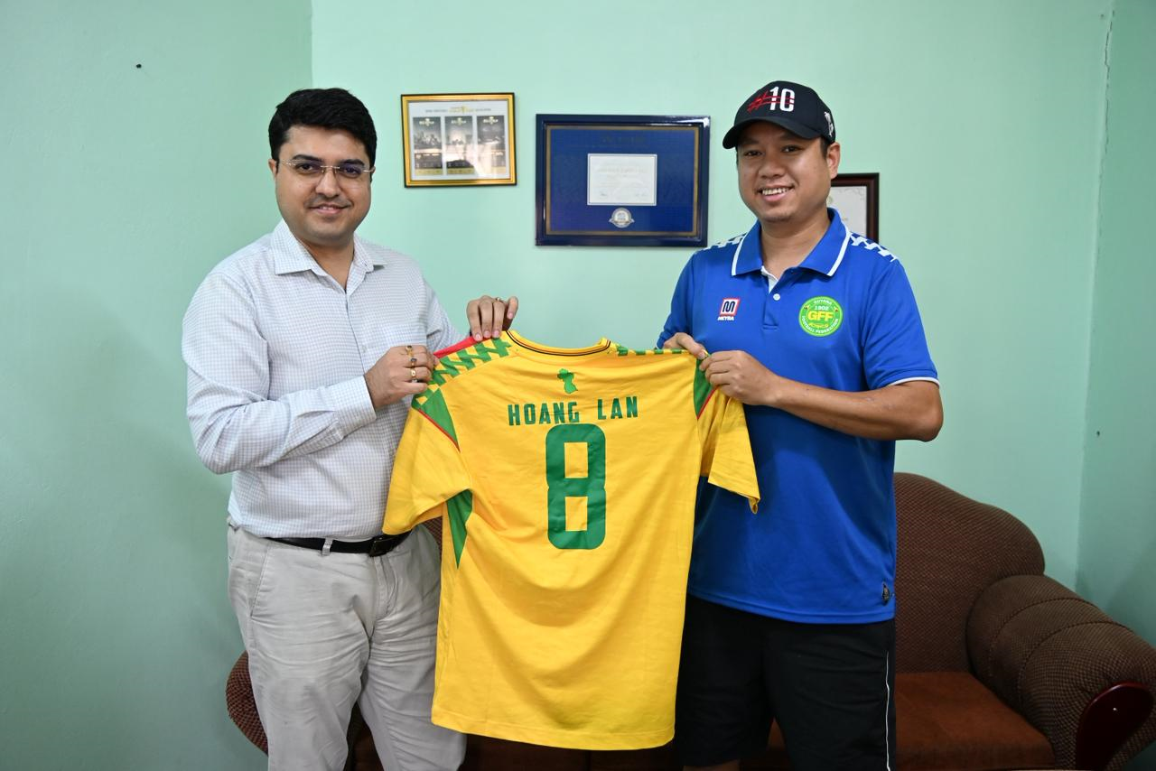 Đội tuyển bóng đá ở Nam Mỹ bổ nhiệm huấn luyện viên người Việt Nam

