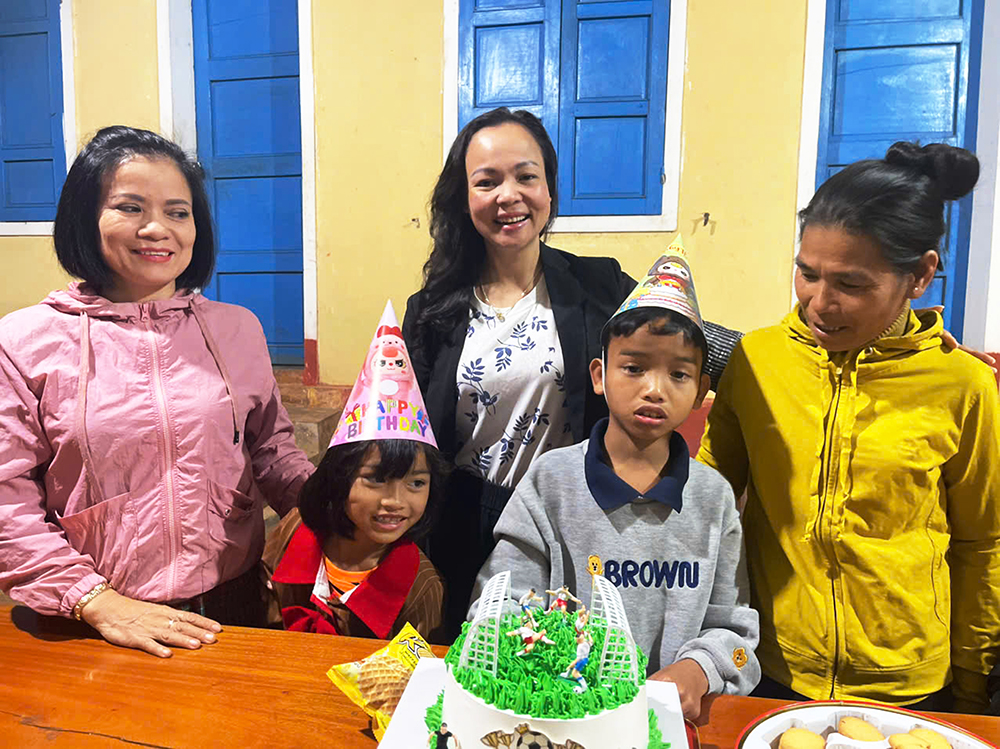 Thắp sáng hạnh phúc tuổi thơ