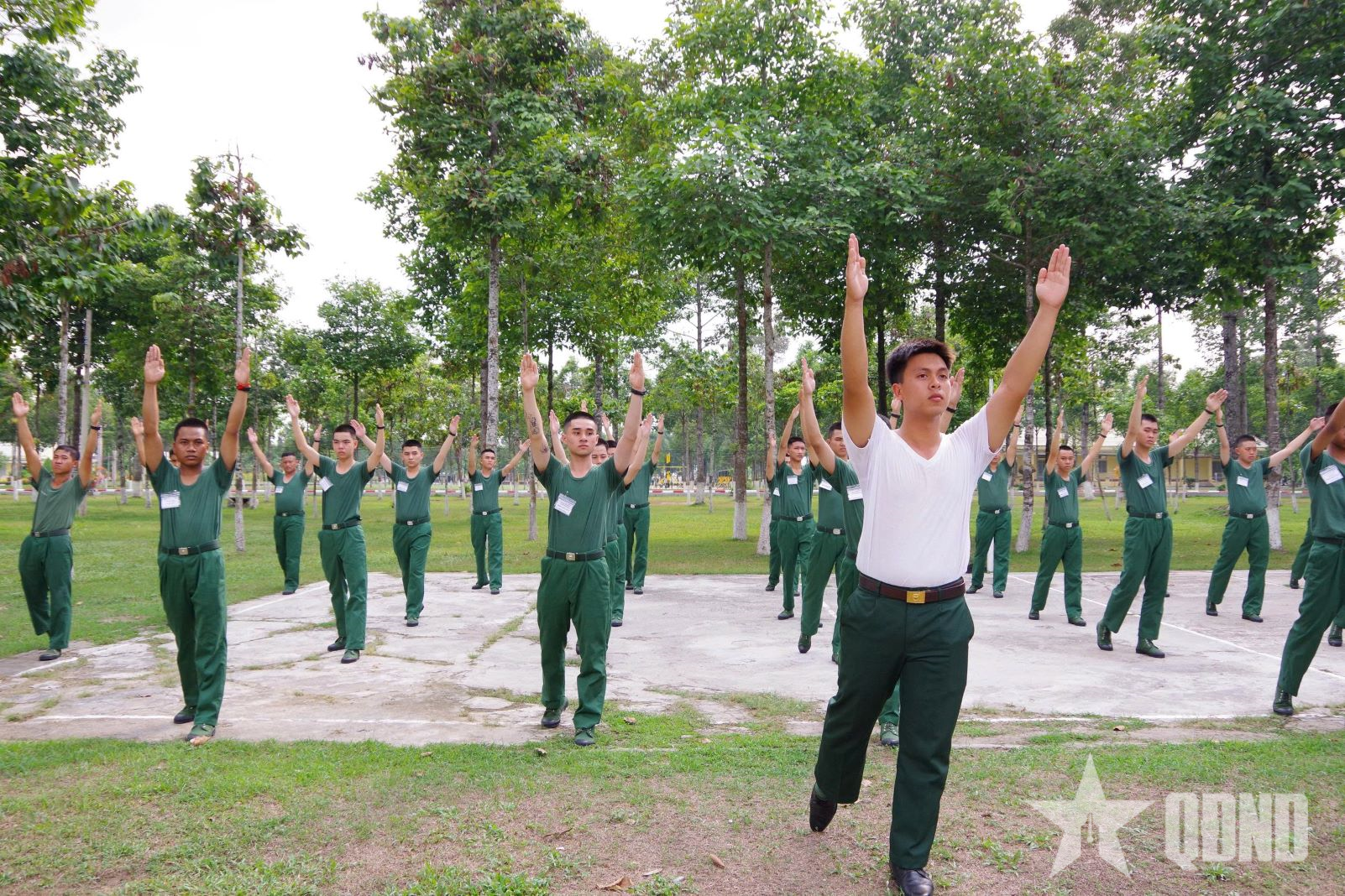 Đồng hành với chiến sĩ mới

