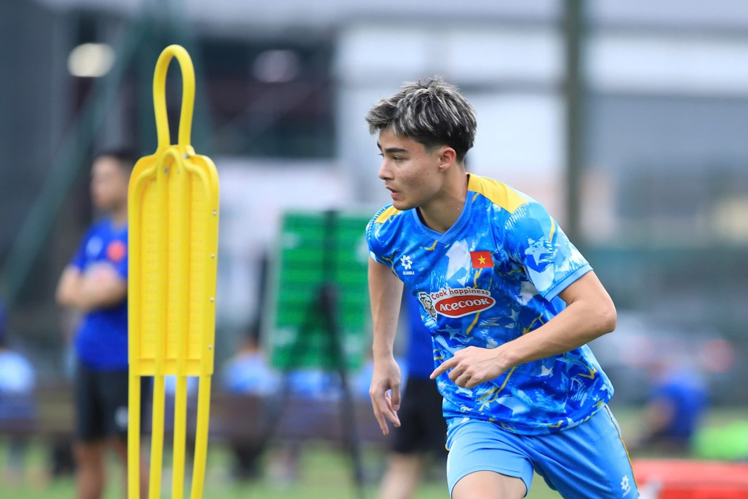 Cầu thủ mang hai dòng máu Việt Nam-Croatia hòa nhập ra sao tại U23 Việt Nam?

