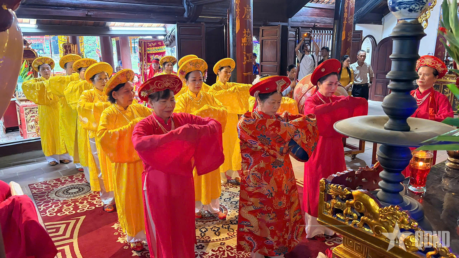 Khai hội đình Vòng (Khương Đình, Hà Nội)