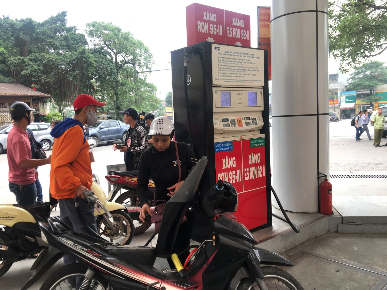 Cố gắng giữ mặt bằng giá xăng dầu