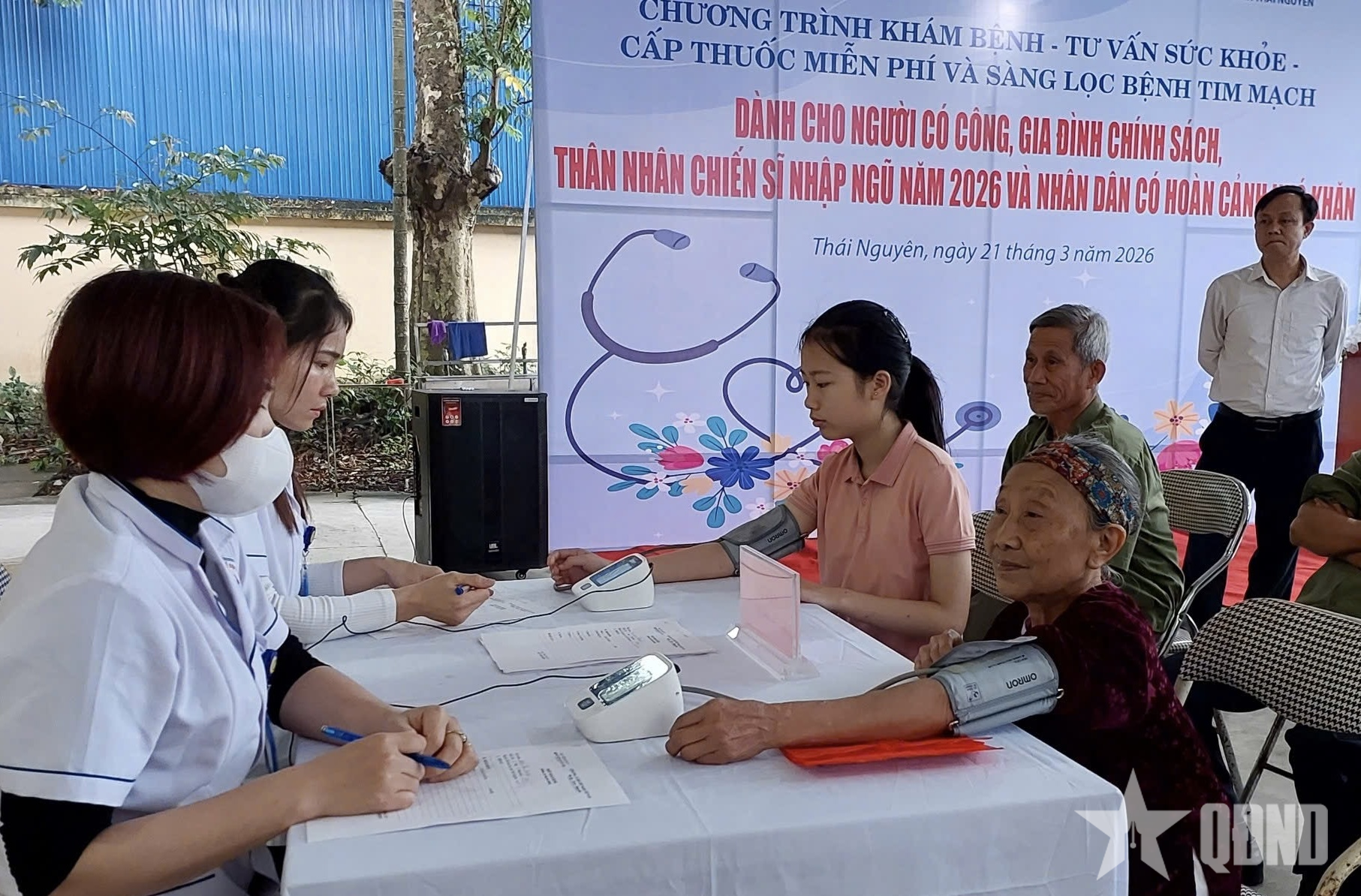 Lan tỏa nghĩa tình quân-dân từ chương trình khám bệnh tại xã Quân Chu