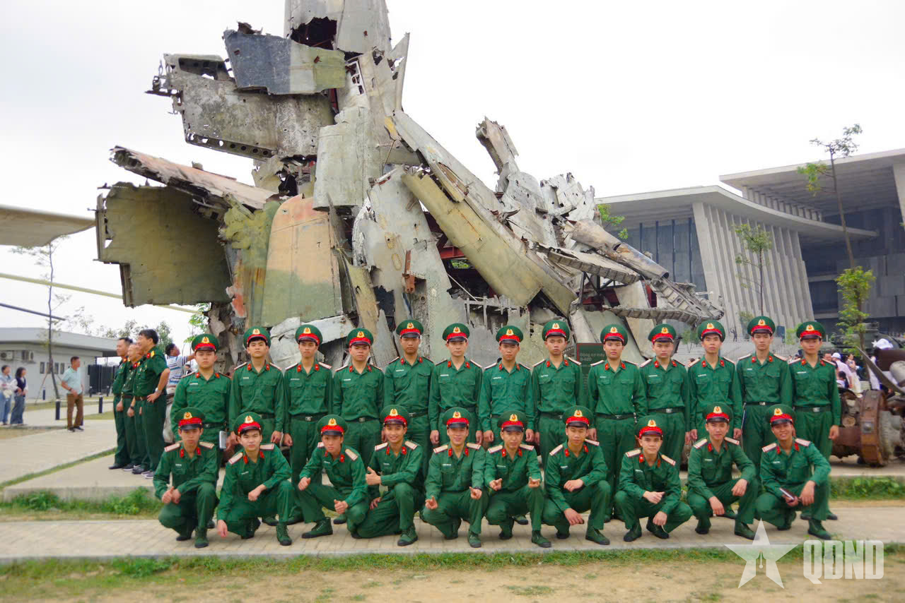 Hành trình về nguồn - thắp sáng niềm tin, tự hào truyền thống