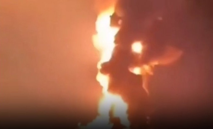  Xung đột tại Trung Đông: Tàu chở hàng phát nổ do vật thể lạ tại UAE 