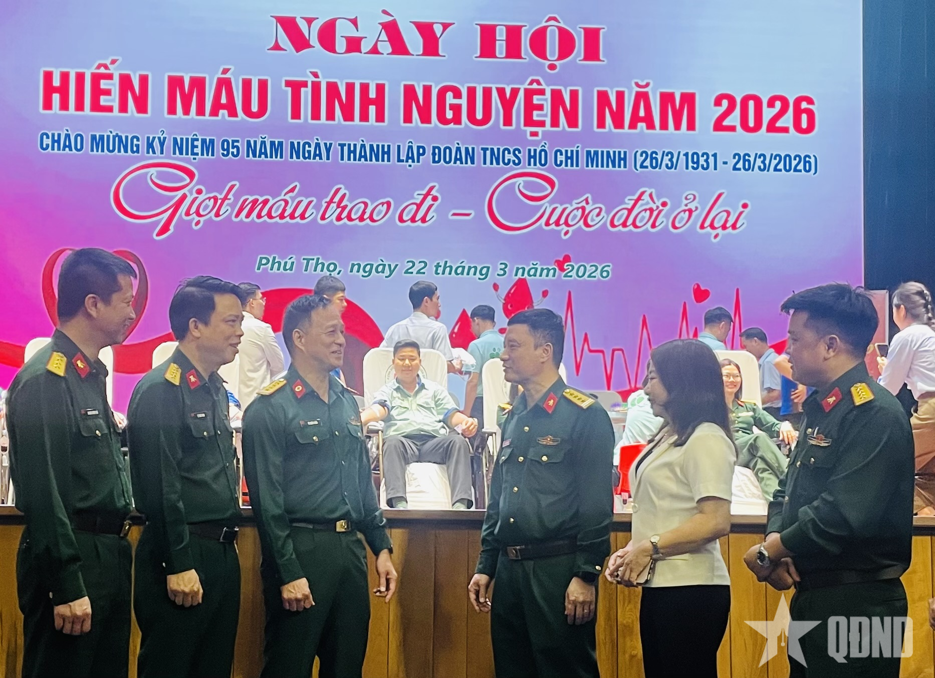 Ấm áp nghĩa tình từ Z121: Cán bộ, công nhân chung tay hiến máu cứu người
