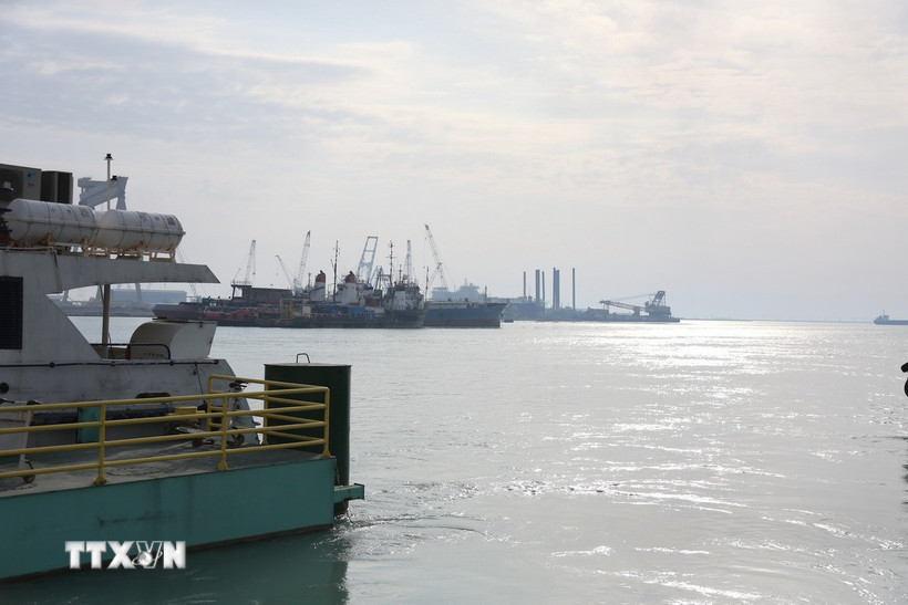 Iran dọa rải thủy lôi ở vịnh Persian
