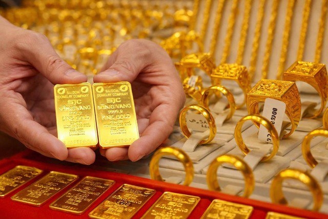 Giá vàng hôm nay (trưa 23-3): Tiếp tục giảm mạnh