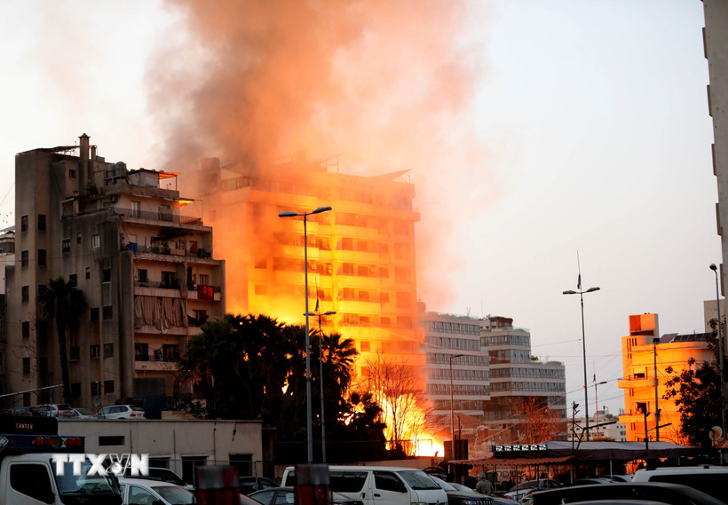 Israel mở rộng chiến dịch tại Lebanon, Iraq gia hạn đóng cửa không phận