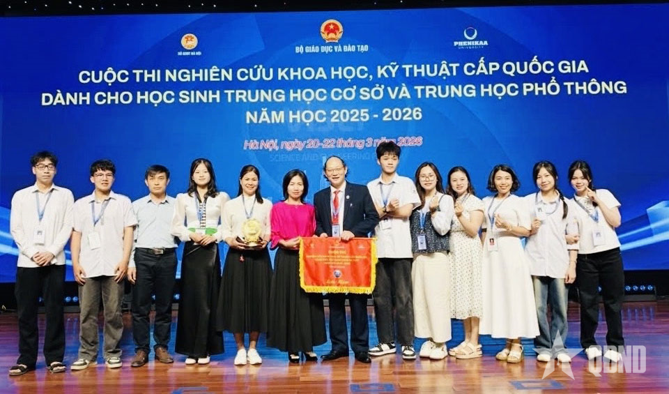 Sáng chế máy tuốt vỏ cây của học sinh ở Điện Biên đoạt giải nghiên cứu khoa học, kỹ thuật cấp quốc gia