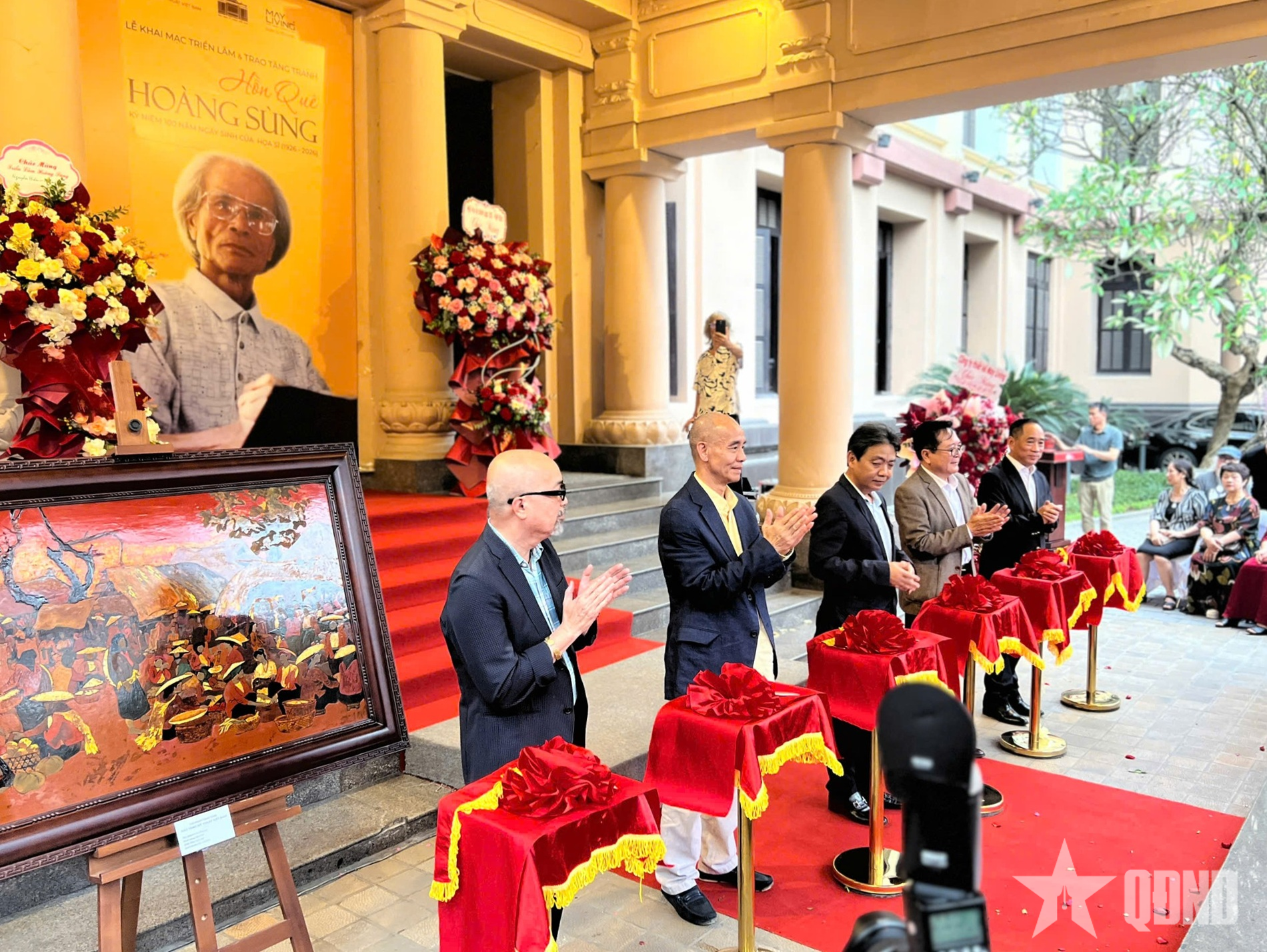 Chiêm ngưỡng nghệ thuật của họa sĩ Hoàng Sùng