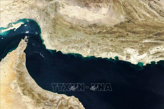 Xung đột tại Trung Đông: Iran khẳng định chưa phong tỏa eo biển Hormuz

