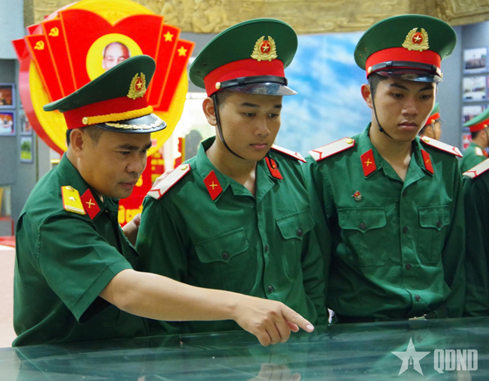 Quân khu 7: Đẩy mạnh đổi mới giáo dục truyền thống cho chiến sĩ mới