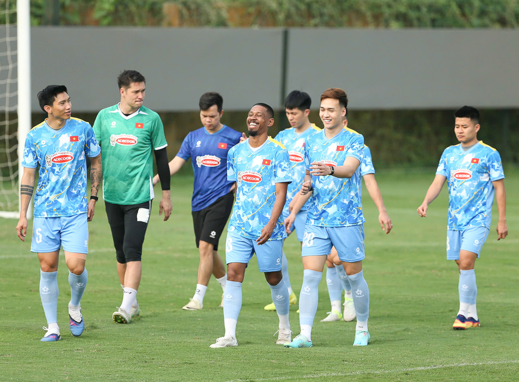 Đội tuyển Việt Nam đủ quân số, sẵn sàng đấu Bangladesh

