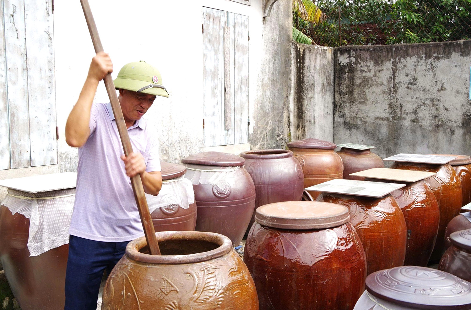 Cựu chiến binh làm nên thương hiệu “Nước mắm Hùng Nhật”