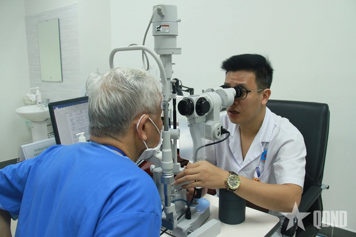 Tiếp cận kinh nghiệm quốc tế để nâng cao chất lượng chăm sóc sức khỏe cho người cao tuổi