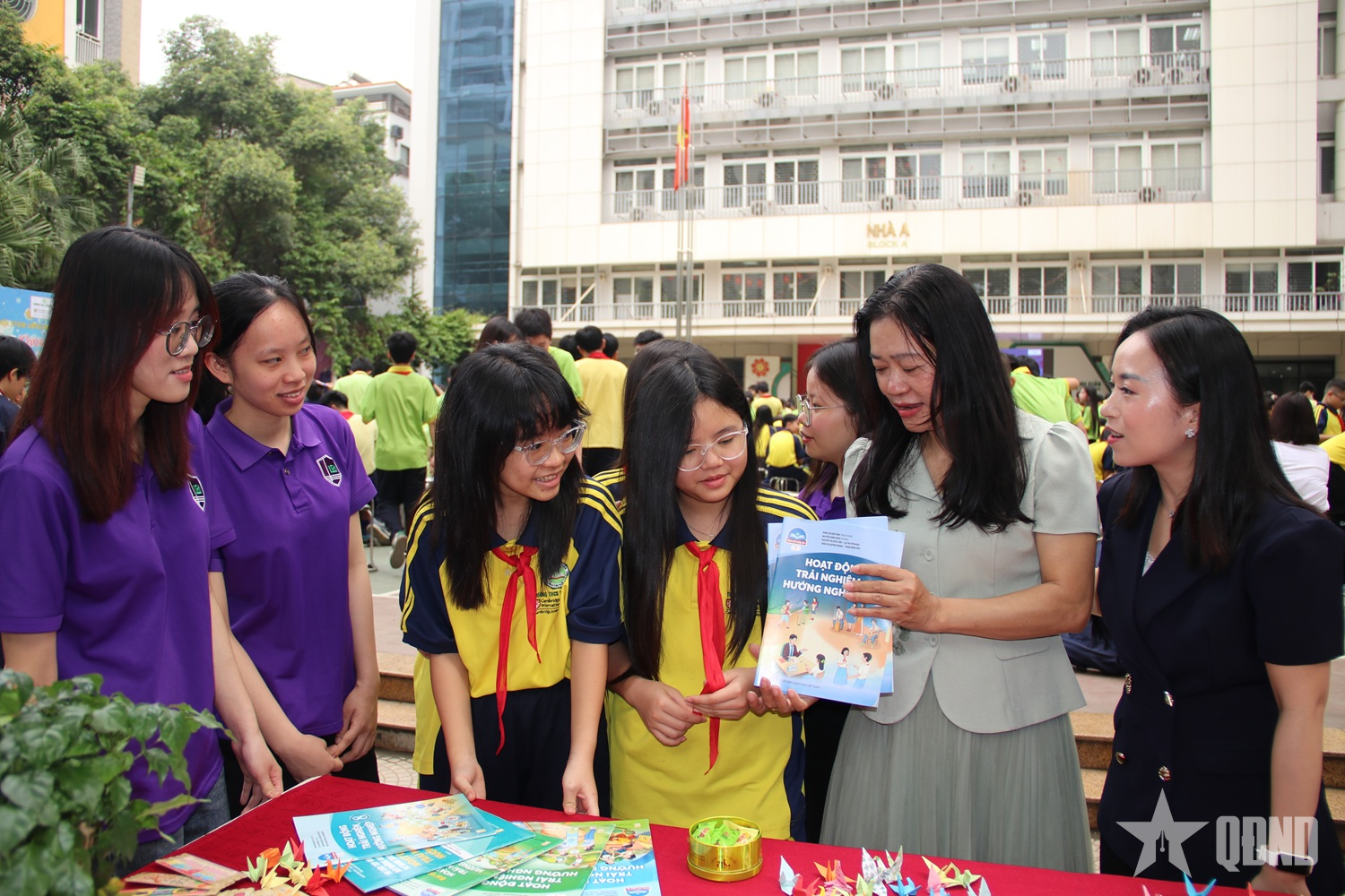 Học sinh Trường THCS Thanh Xuân hào hứng trải nghiệm Ngày hội STEM

