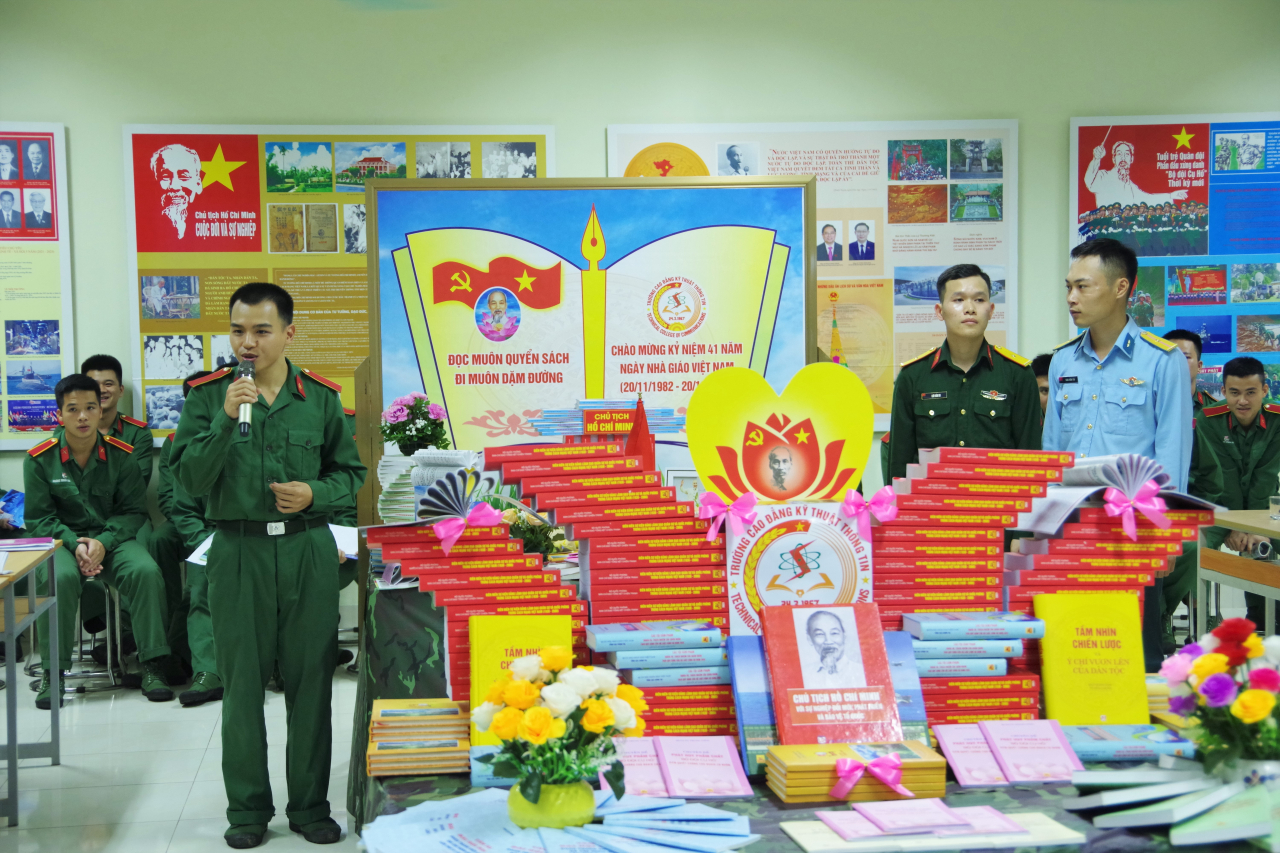 “Phủ xanh” thông tin tích cực ở đơn vị cơ sở trong kỷ nguyên trí tuệ nhân tạo - Kỳ 1: Chủ động làm chủ trận địa thông tin  

