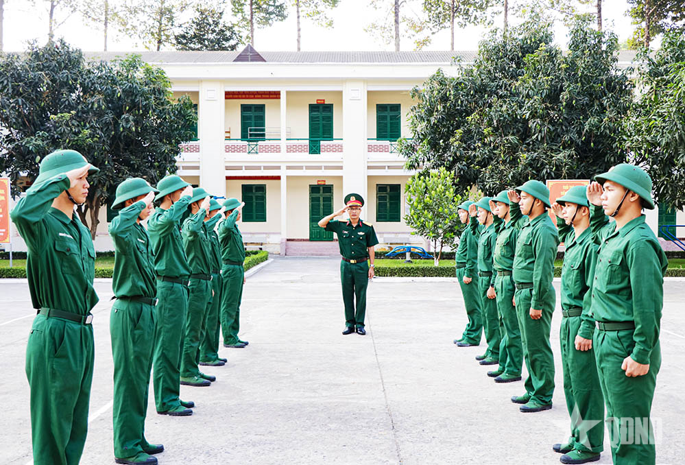 Trách nhiệm, tận tâm, tạo môi trường thuận lợi để chiến sĩ trưởng thành