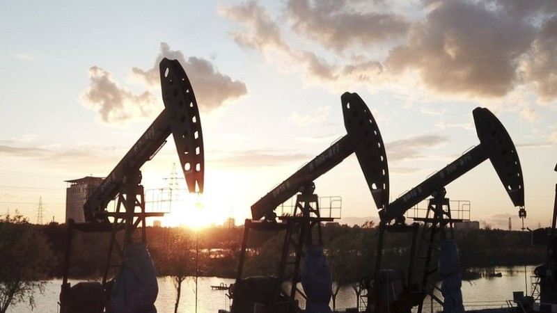 Các nước triển khai biện pháp ổn định nguồn cung và giá nhiên liệu