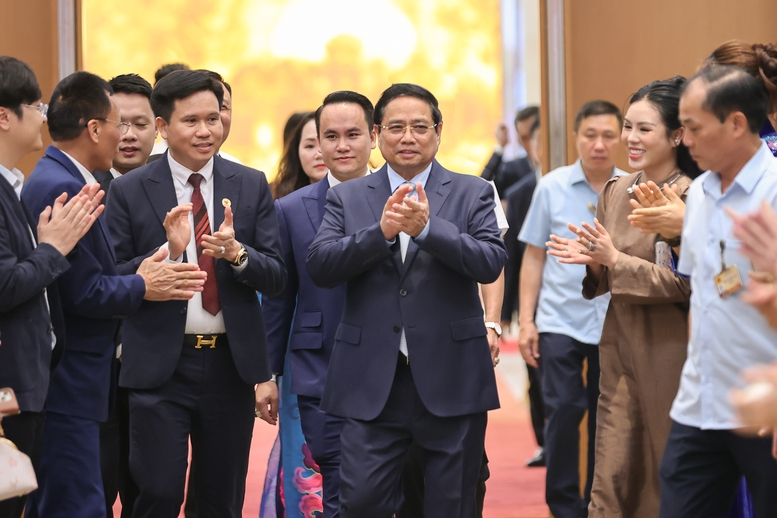 Thủ tướng Phạm Minh Chính: Chung tay đưa doanh nghiệp vừa và nhỏ trở thành doanh nghiệp lớn, doanh nghiệp lớn trở thành doanh nghiệp toàn cầu