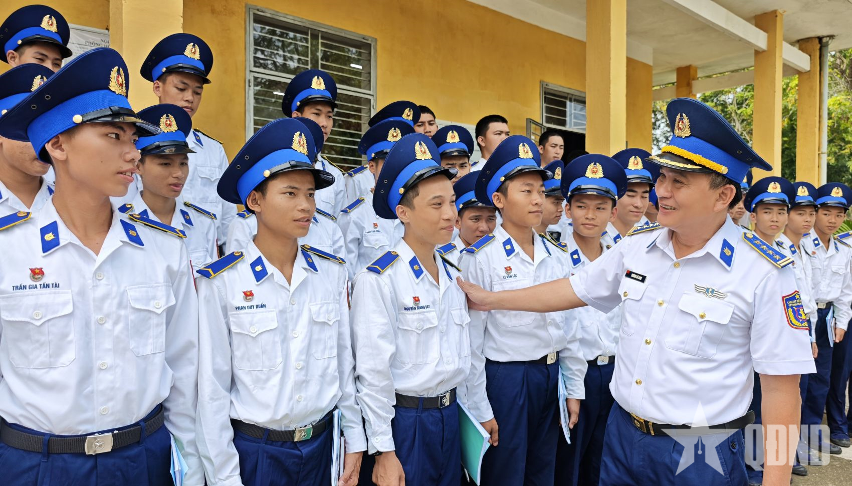 Giải quyết dứt điểm những khó khăn trong huấn luyện chiến sĩ mới 