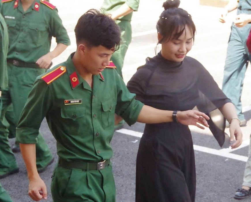 Hấp dẫn luyện tập khiêu vũ hiện đại tại Trường Cao đẳng Hậu cần 2