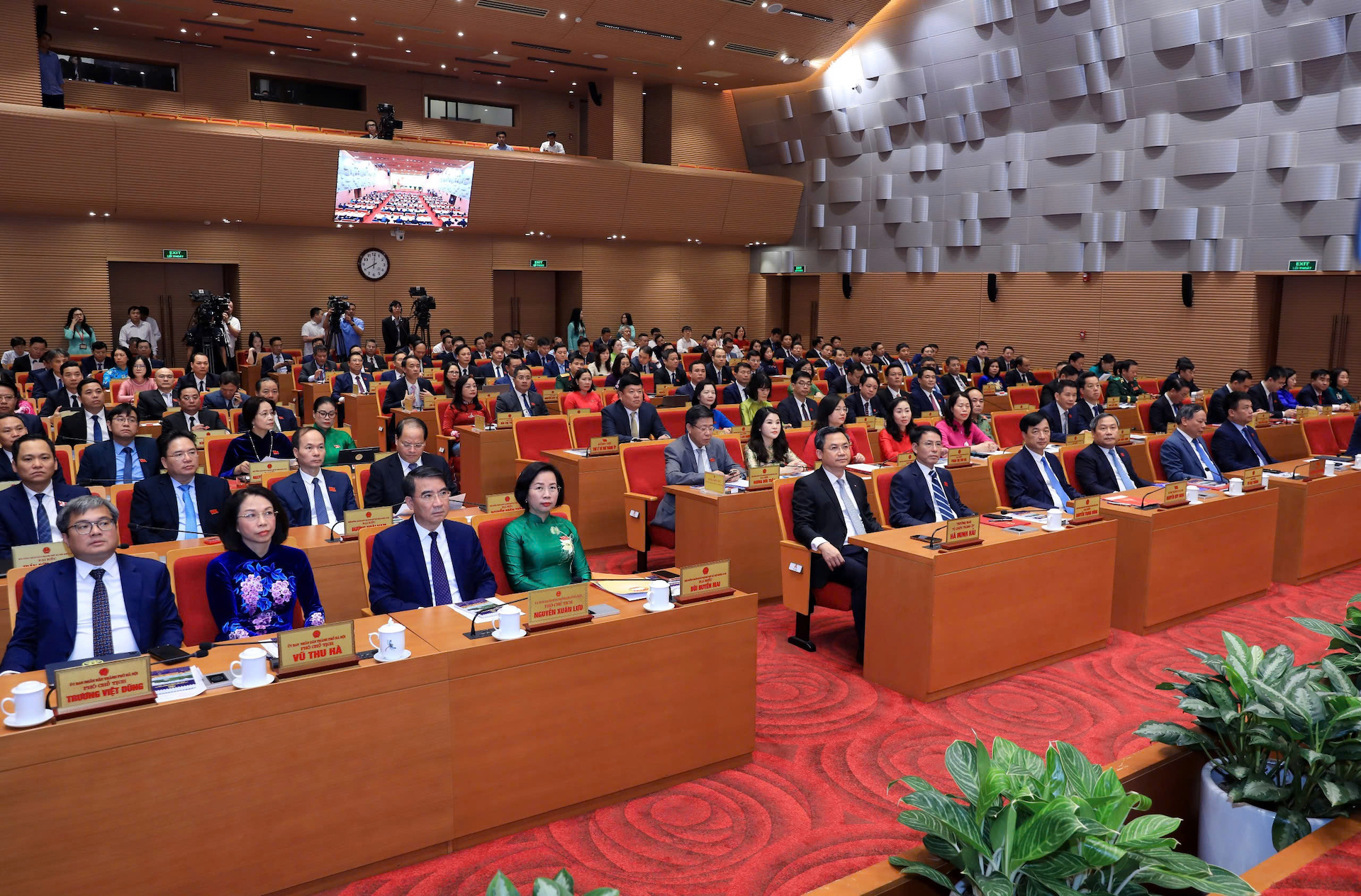 Khai mạc kỳ họp thứ nhất, Hội đồng nhân dân TP Hà Nội khóa XVII: Bầu lãnh đạo chủ chốt