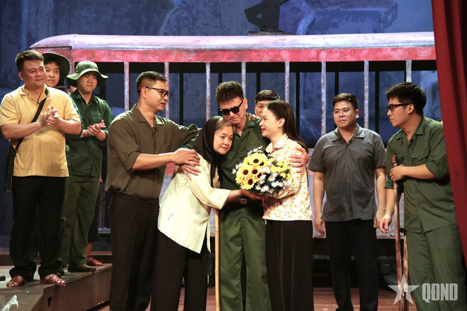 Vẻ đẹp của “Người con gái Hà Nội” trên sân khấu kịch nói Quân đội