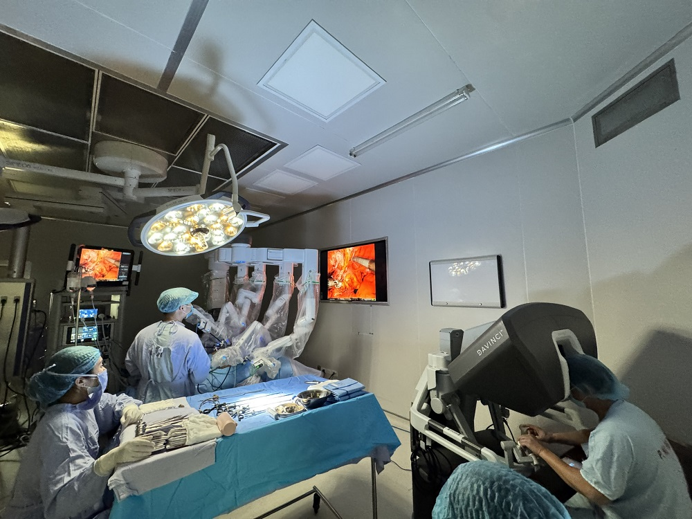 Phẫu thuật robot: Bước tiến giúp kiểm soát ung thư cổ tử cung tái phát