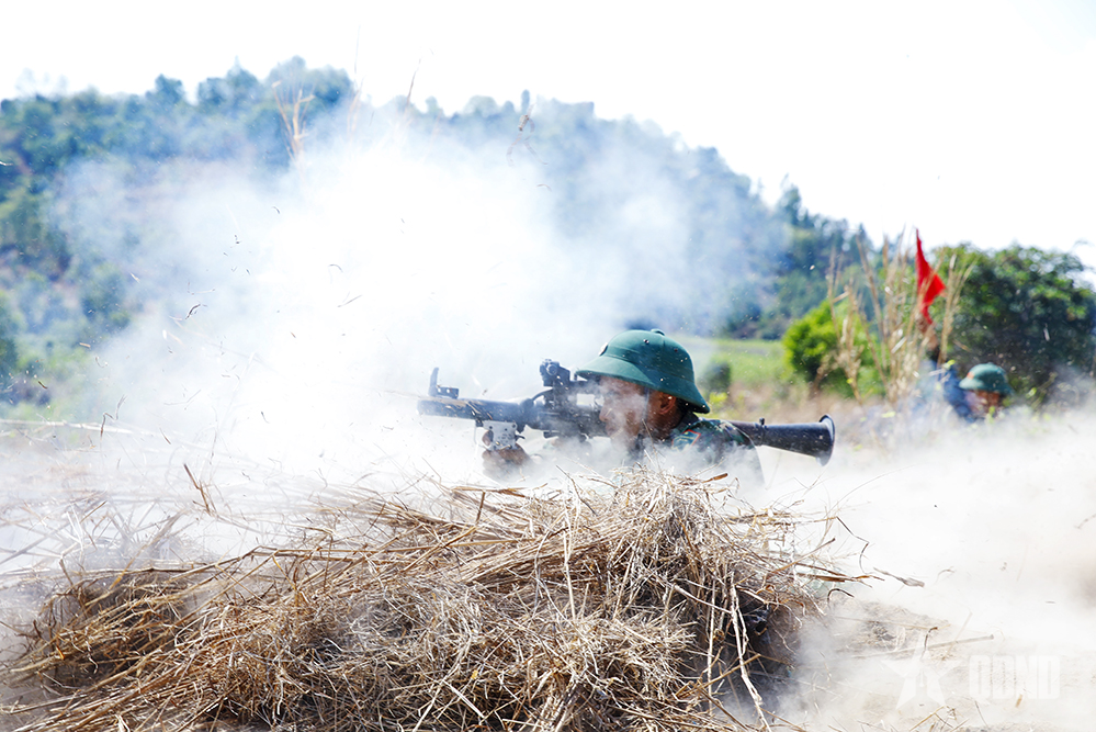 Trường Sĩ quan Lục quân 2: Hoàn thành diễn tập chiến thuật có bắn đạn thật
