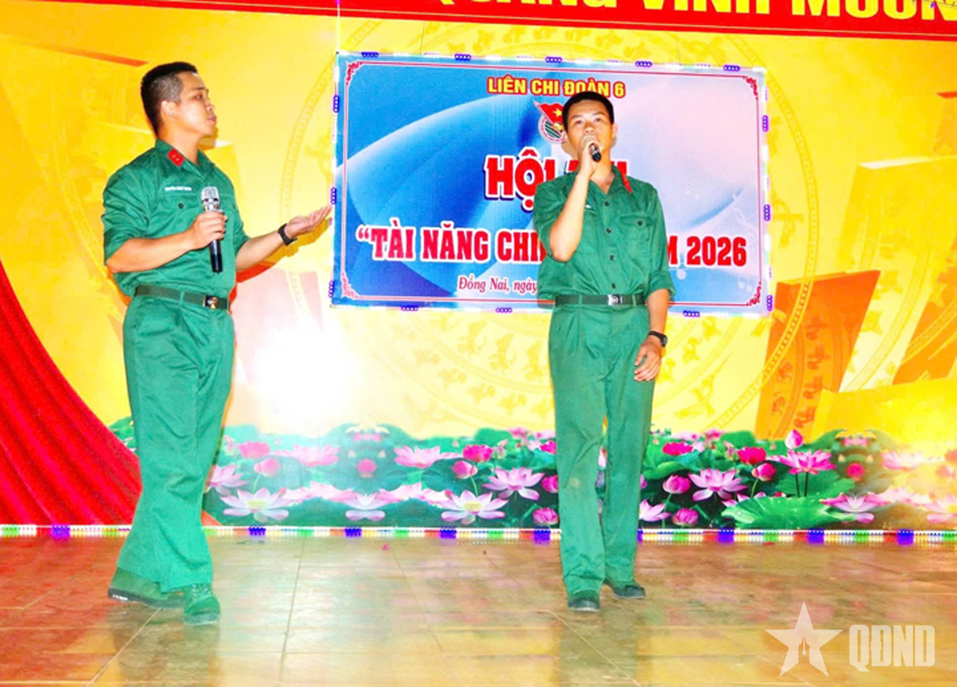 Chiến sĩ mới Sư đoàn 302 (Quân khu 7) hào hứng với ngày nghỉ ý nghĩa