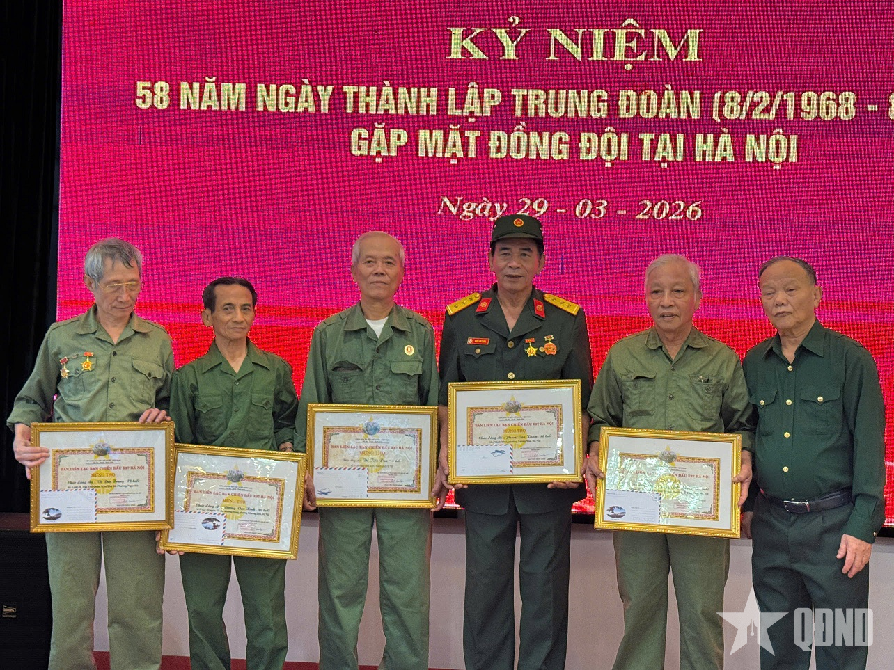 Ban liên lạc bạn chiến đấu Trung đoàn 27 tại Hà Nội gặp mặt truyền thống