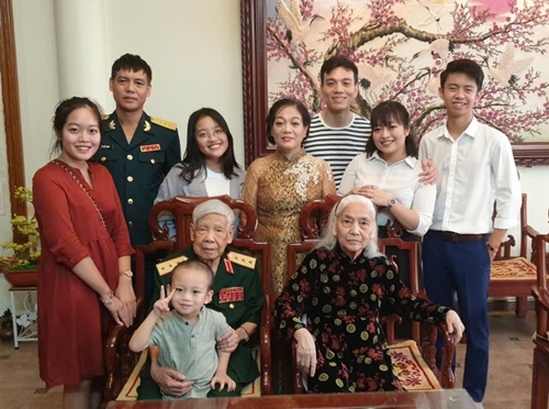 Đồng chí Lê Khả Phiêu trong ký ức người thân: Tình quê, nghĩa nước vẹn tròn