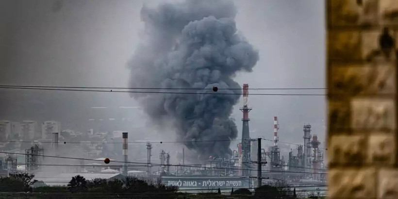Xung đột tại Trung Đông: Hỏa hoạn tại nhà máy lọc dầu Haifa của Israel