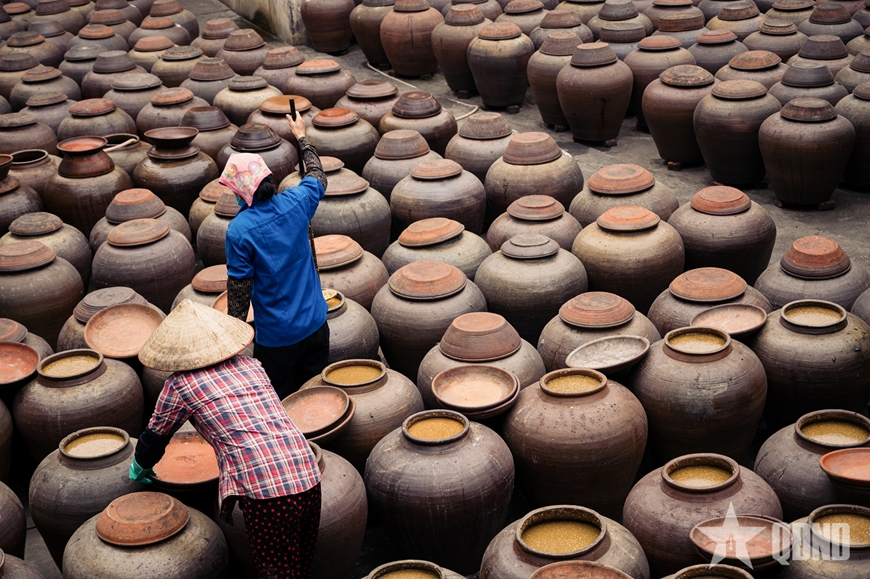 Làng nghề tương Bần Yên Nhân: Từ hạt đỗ vàng đến giọt tương thơm