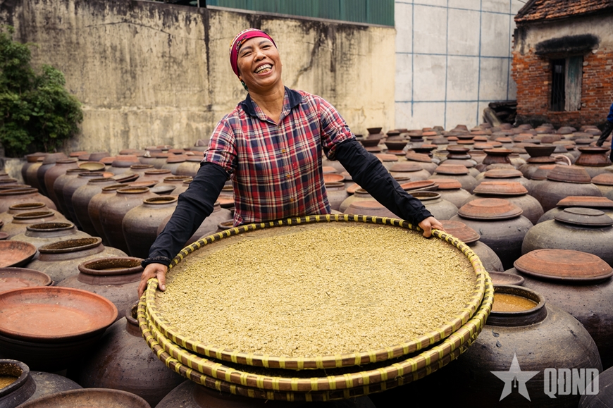 Làng nghề tương Bần Yên Nhân: Từ hạt đỗ vàng đến giọt tương thơm