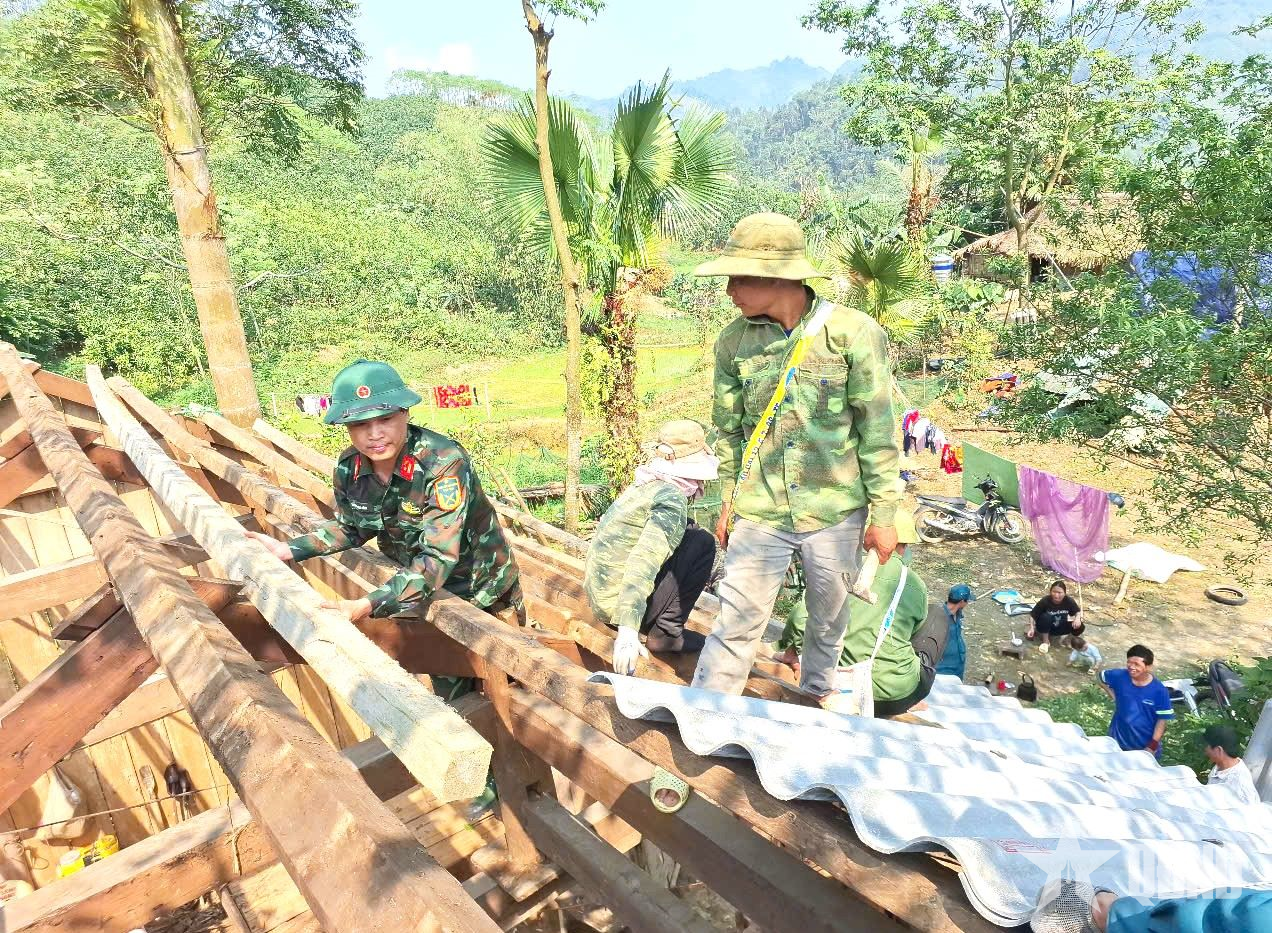 Tuyên Quang: Ban CHQS các xã huy động lực lượng giúp nhân dân khắc phục hậu quả thiên tai