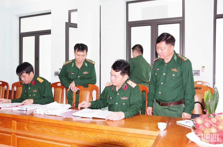 Đoàn công tác Cục Cán bộ (Tổng cục Chính trị) kiểm tra tại Bộ CHQS tỉnh Tuyên Quang

