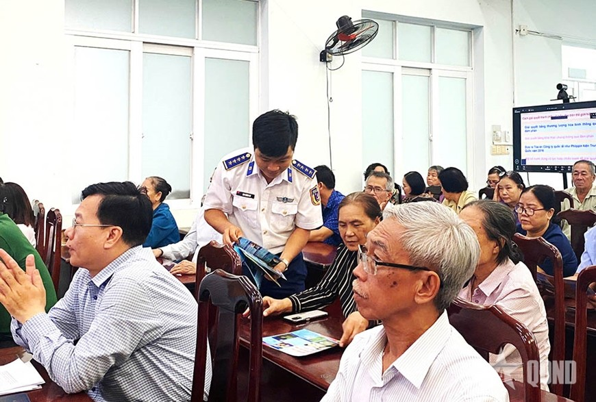 Bộ tư lệnh Vùng Cảnh sát biển 3 tuyên truyền biển, đảo tại TP Hồ Chí Minh