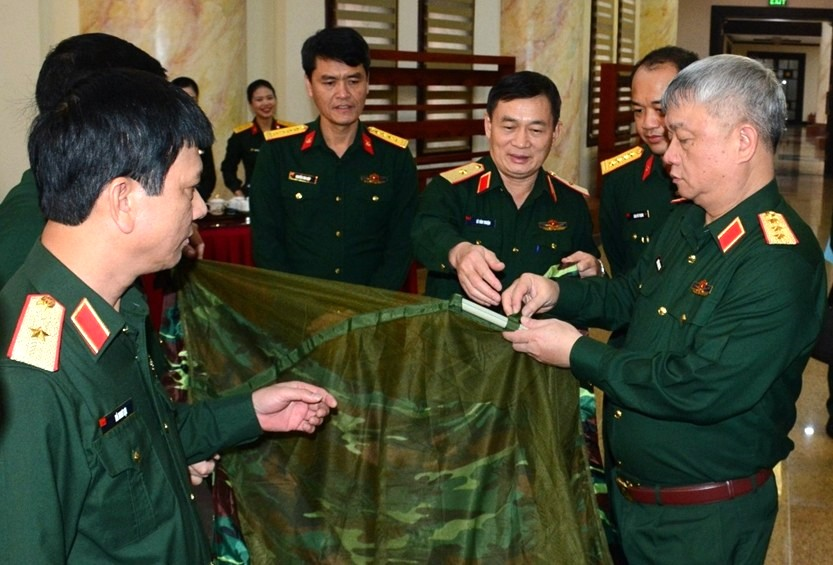 Thượng tướng Nguyễn Quang Ngọc: Tiếp tục nghiên cứu, hoàn chỉnh thiết kế mẫu doanh trại và cải tiến quân trang