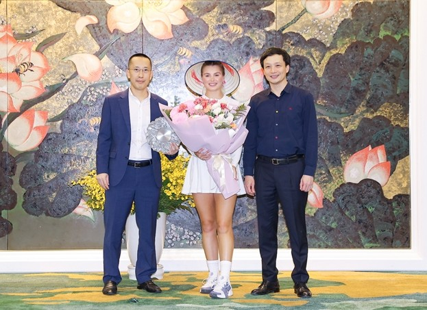 Vận động viên Pickleball số 1 thế giới Anna Leigh Waters thăm MB