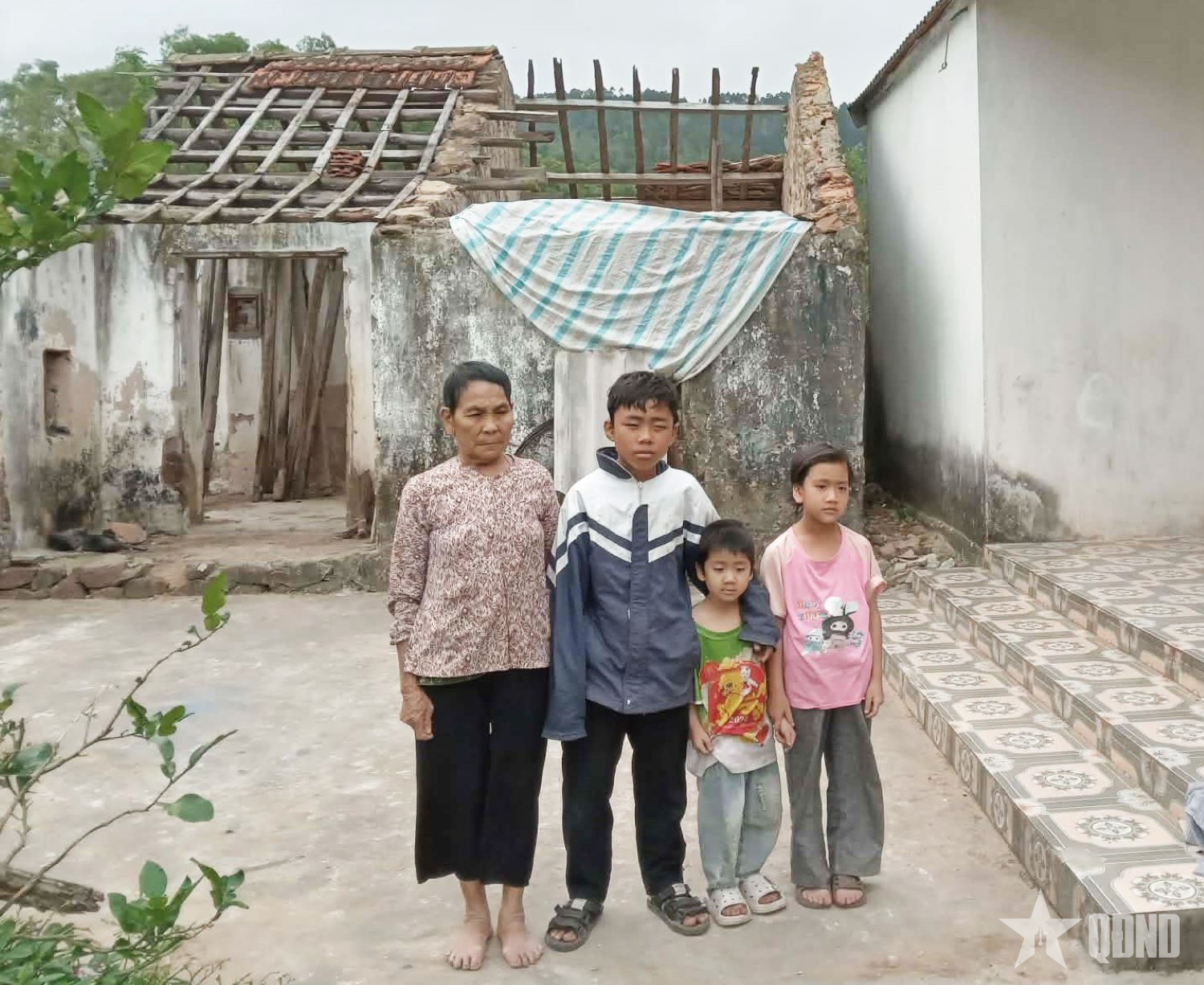 Nghĩa tình đồng đội: Còm cõi nuôi 3 cháu nhỏ