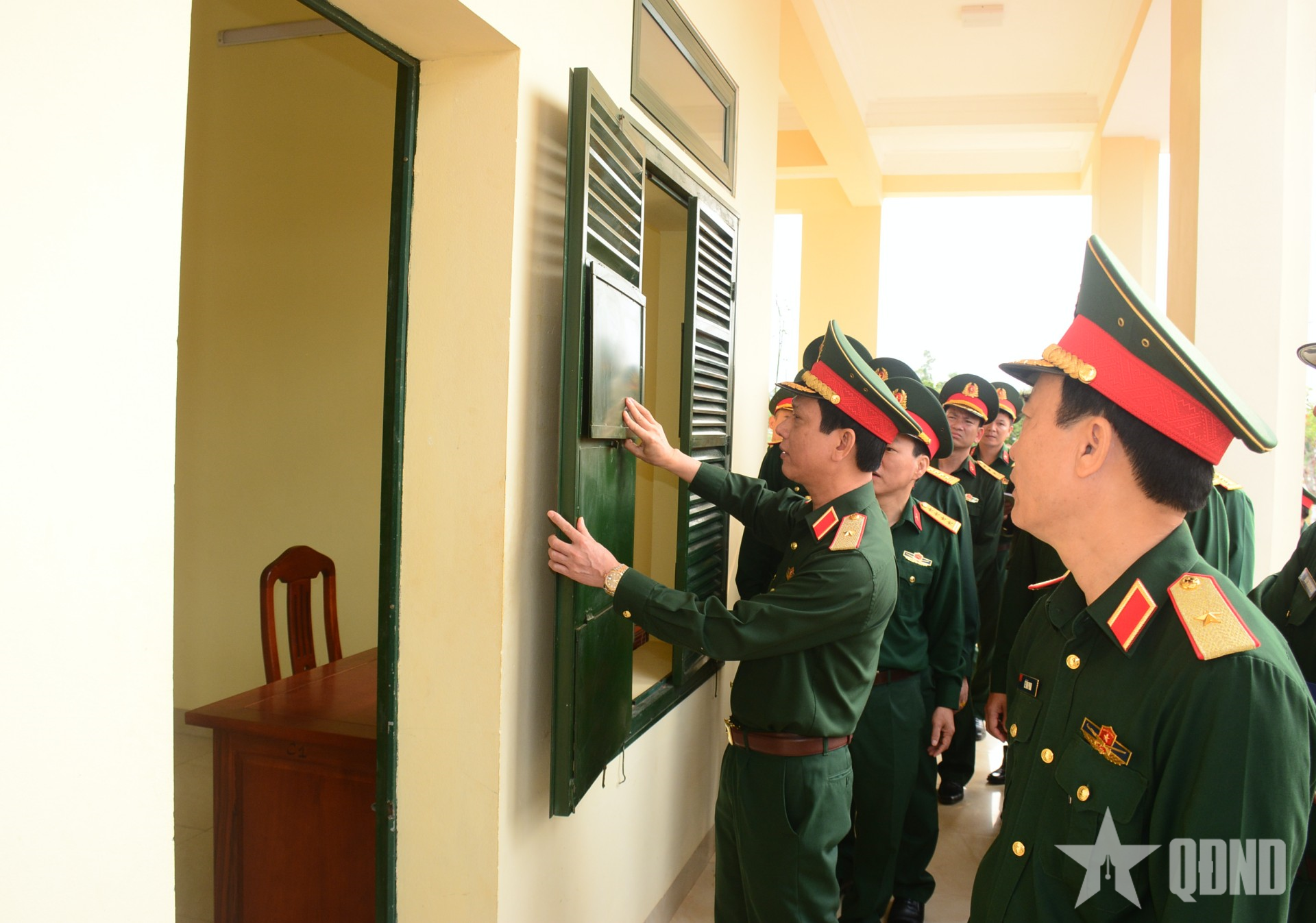 Tổng cục Hậu cần - Kỹ thuật kiểm tra công tác doanh trại tại Trung đoàn 101 (Sư đoàn 325, Quân đoàn 12)