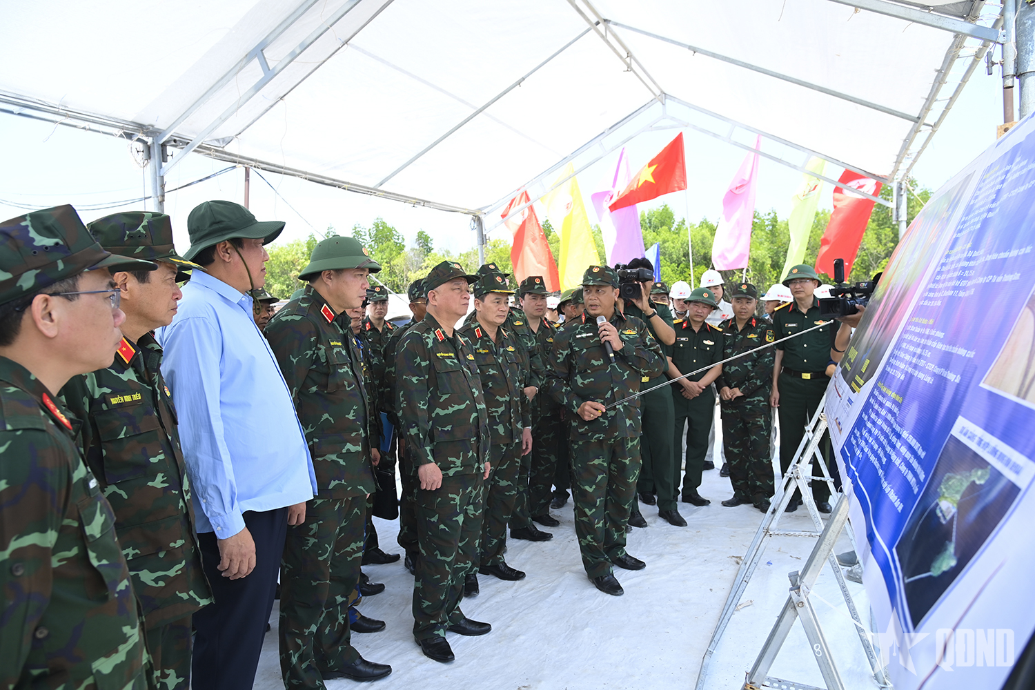 Bộ Quốc phòng kiểm tra các công trình cao tốc Cà Mau - Cái Nước và Cái Nước - Đất Mũi