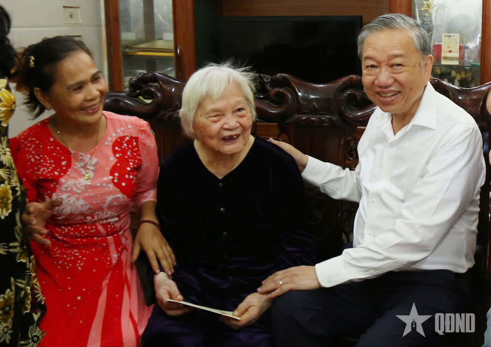 Bà mẹ Việt Nam anh hùng Nguyễn Thị Kim Oanh: Hai lần tiễn con, một đời mang nỗi nhớ